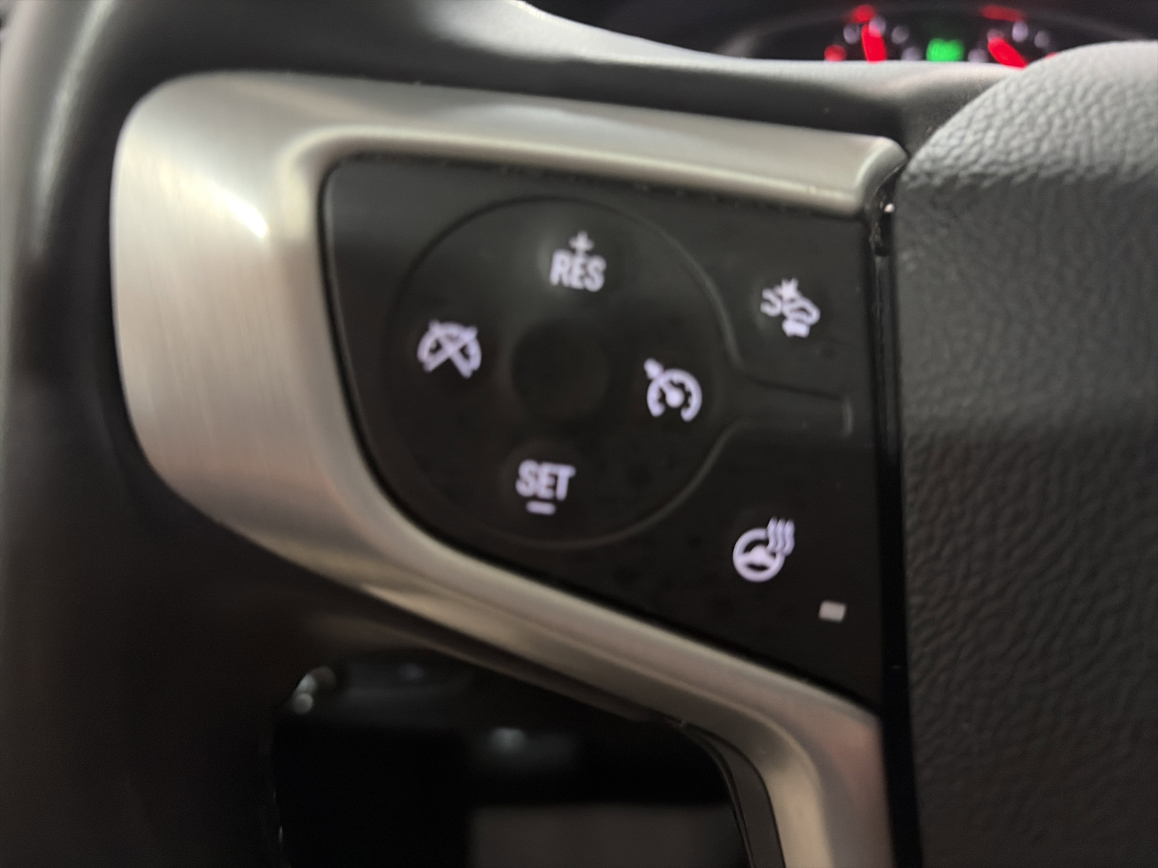 Used 2024 GMC Terrain SLT AWD/4WD image 14