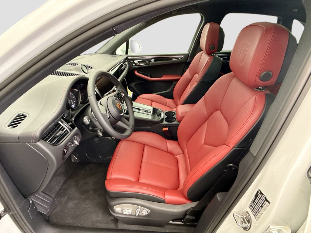 Used 2026 Porsche Macan AWD/4WD image 5