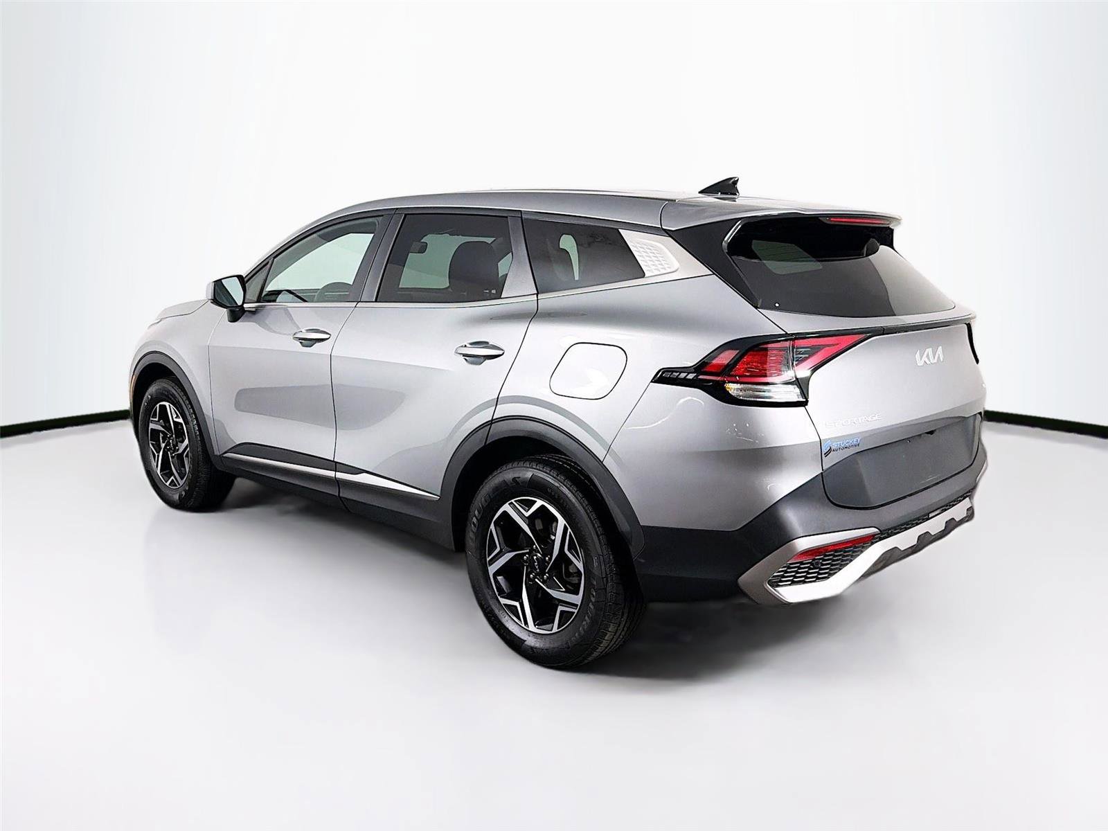 Used 2023 Kia Sportage LX image 5