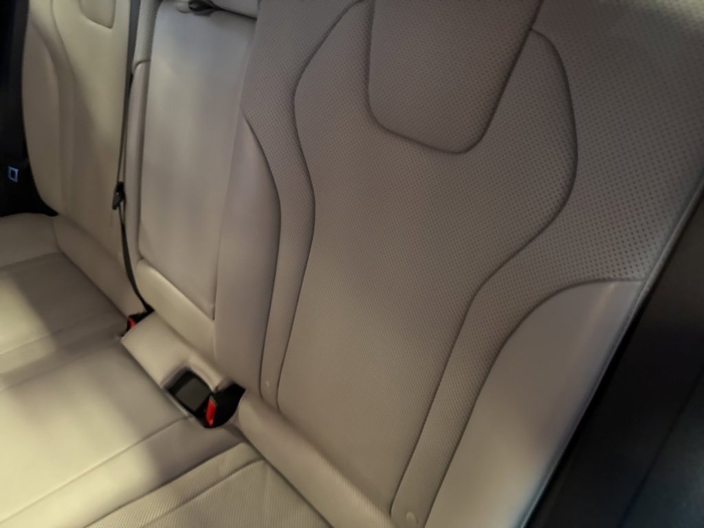 Used 2021 Hyundai Elantra Limited image 46