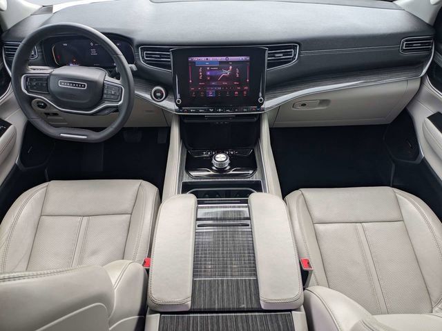 Used 2022 Jeep Wagoneer Series II RWD image 16