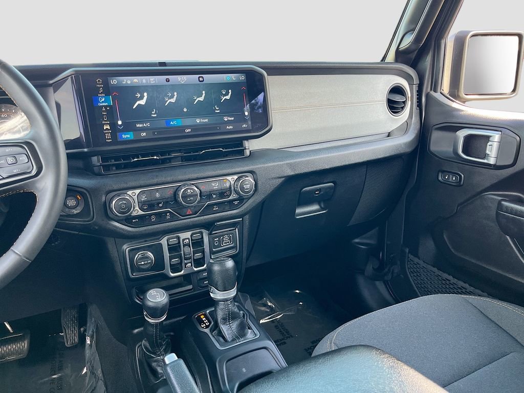 Used 2024 Jeep Gladiator Sport AWD/4WD image 23
