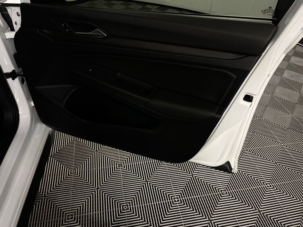 Used 2022 Volkswagen GTI Autobahn image 33