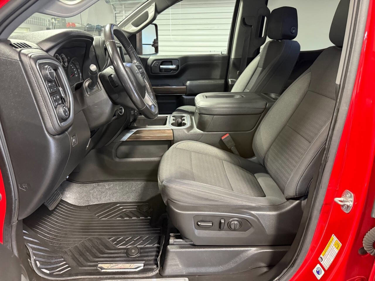 Used 2021 Chevrolet Silverado 1500 LT Trail Boss image 10