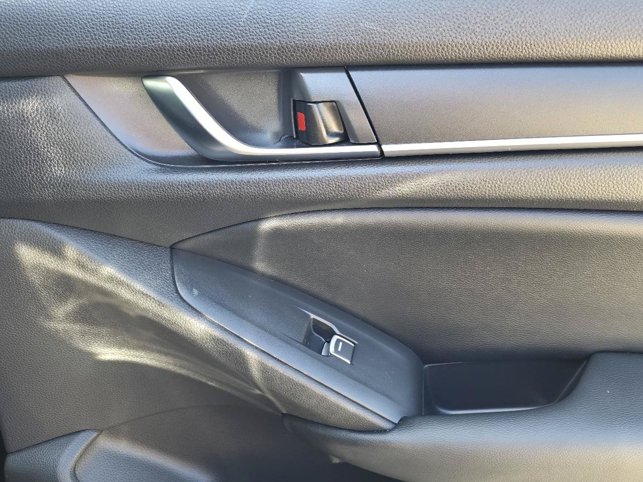 Used 2018 Honda Accord LX image 18