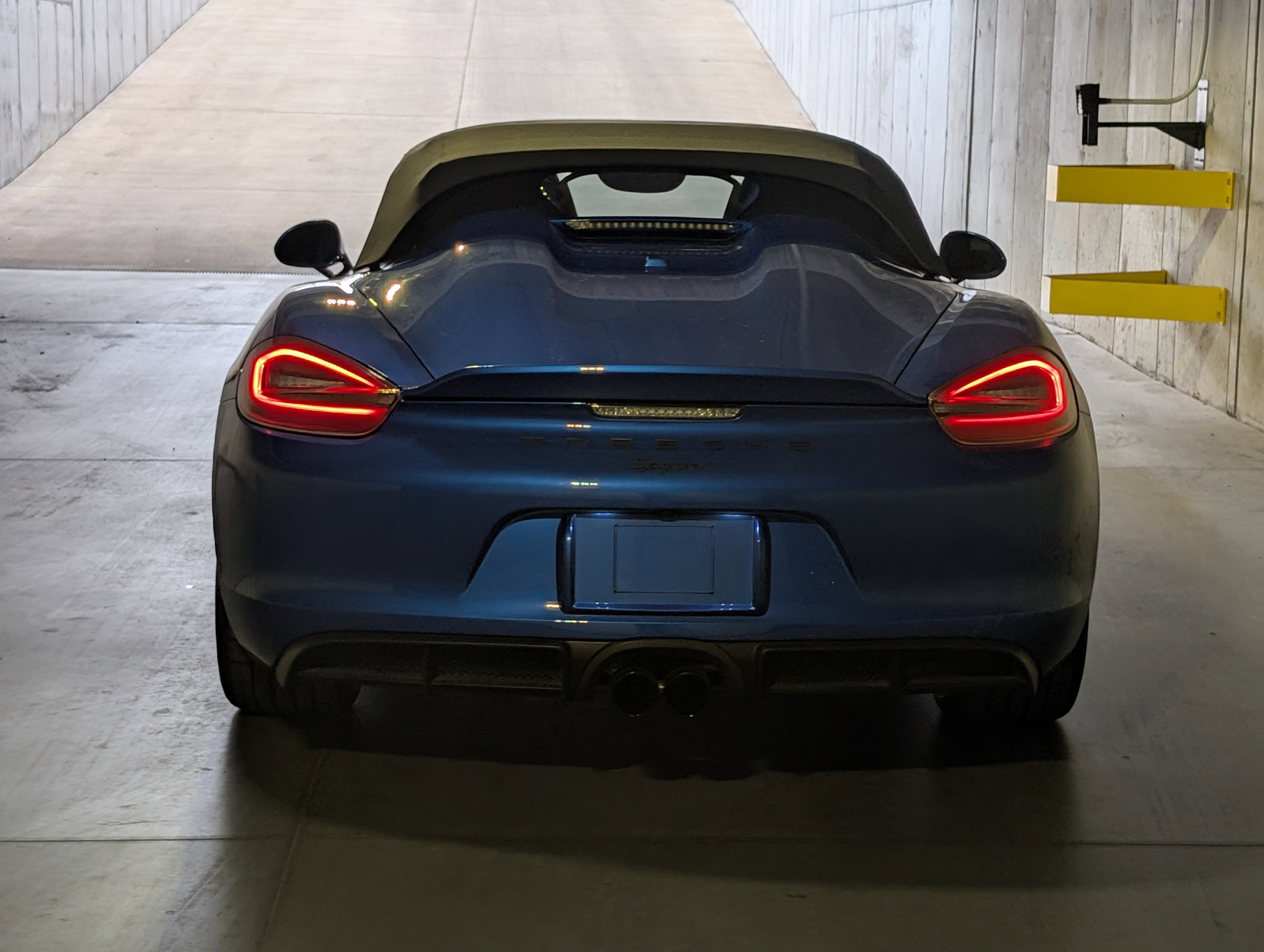Used 2016 Porsche Boxster Spyder image 8