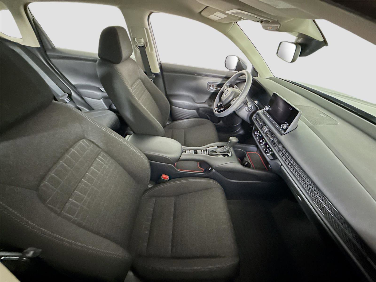 Used 2025 Honda HR-V LX image 18