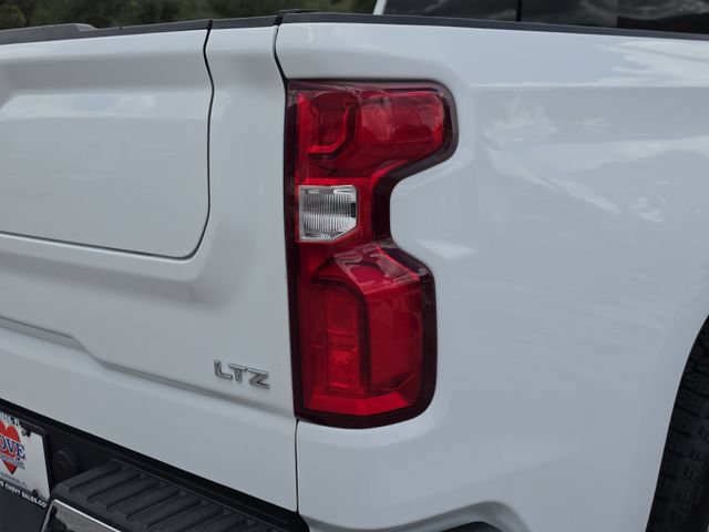 Used 2023 Chevrolet Silverado 1500 LTZ w/ Technology Package AWD/4WD image 11