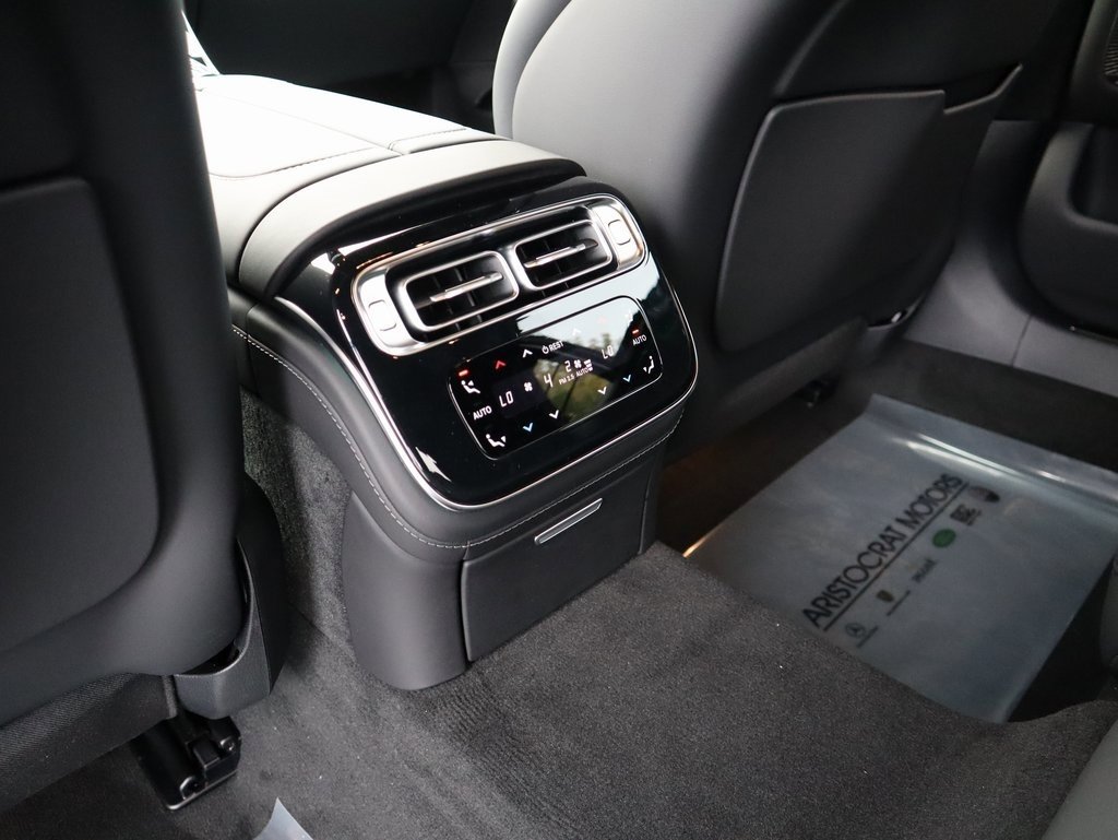New 2026 Mercedes-Benz S 580 4MATIC Sedan image 24