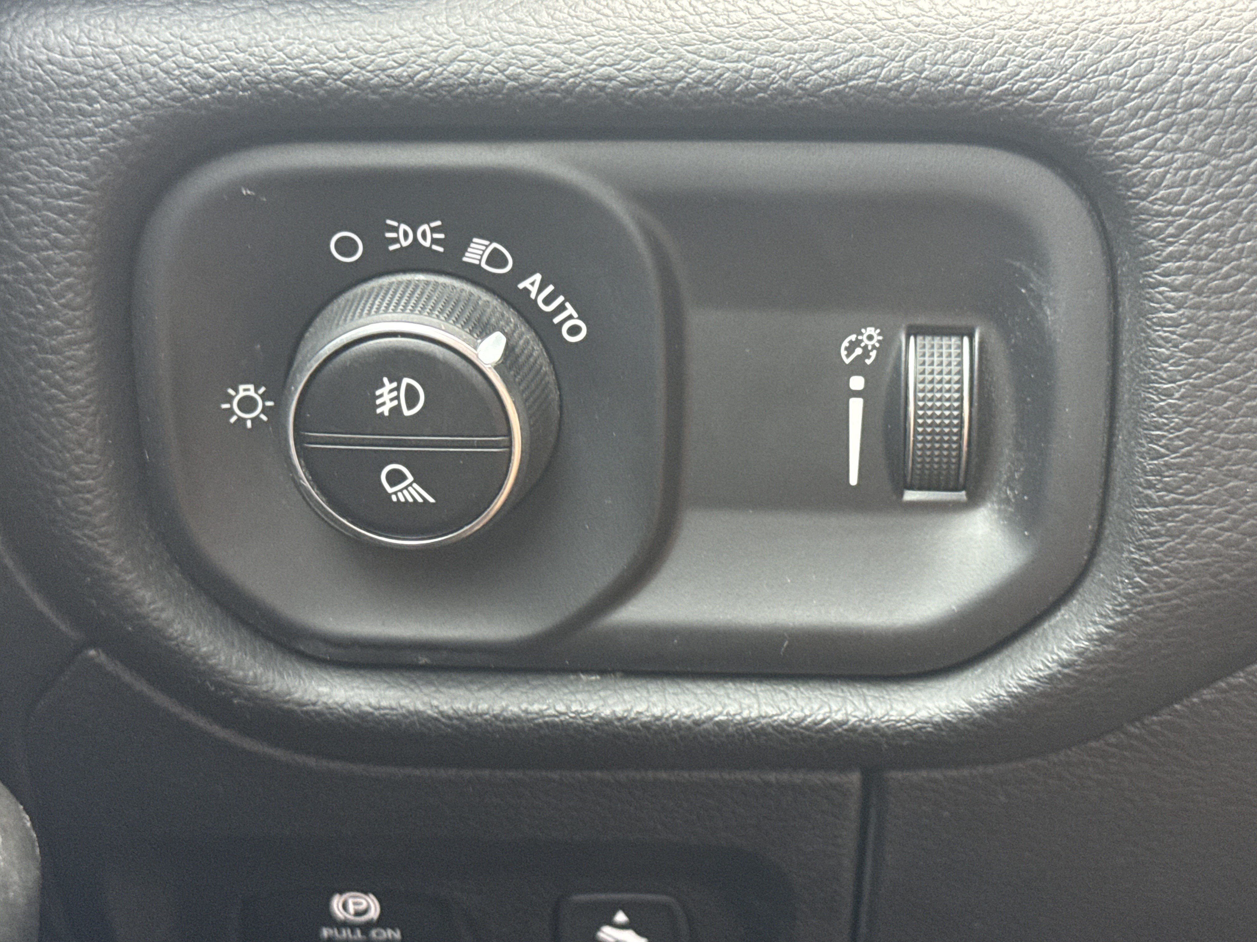 Used 2025 RAM 1500 Big Horn AWD/4WD image 15