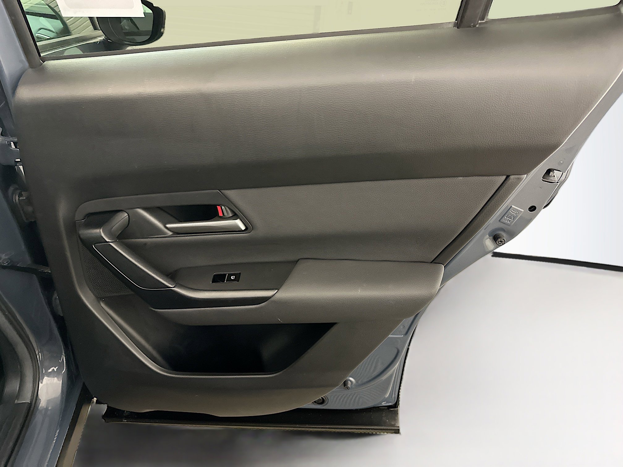 Used 2025 MAZDA CX-50 AWD 2.5 Hybrid w/ Premium Pkg image 33