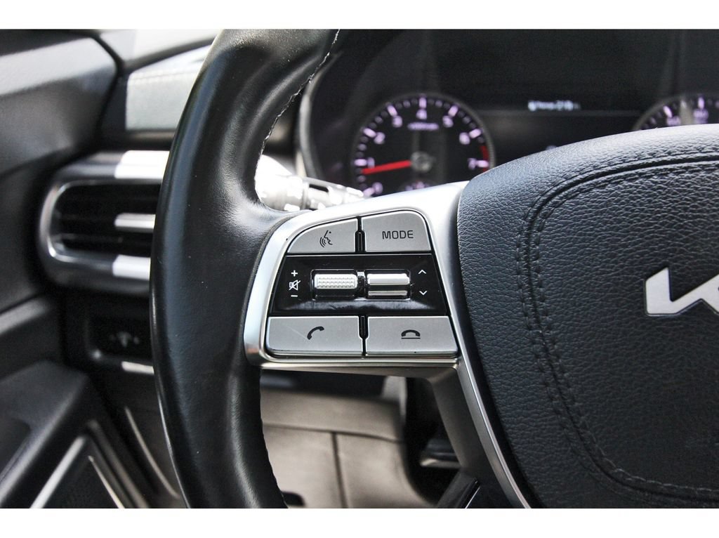 Used 2022 Kia Telluride SX w/ Nightfall Edition Package AWD/4WD image 16