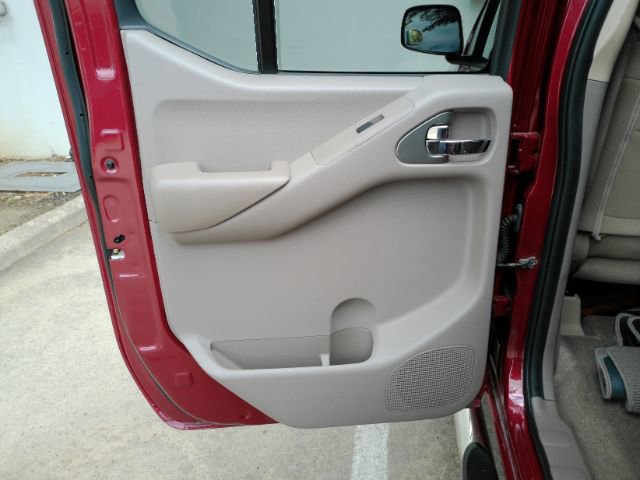 Used 2018 Nissan Frontier SV RWD image 15