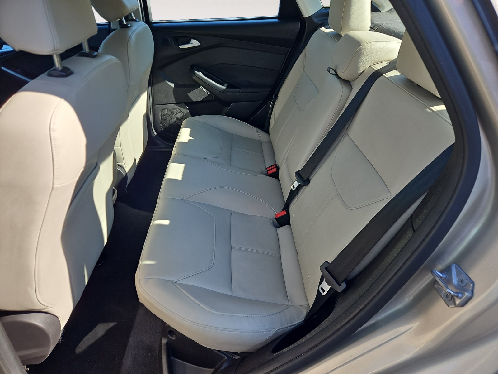 Used 2017 Ford Focus Titanium FWD image 14