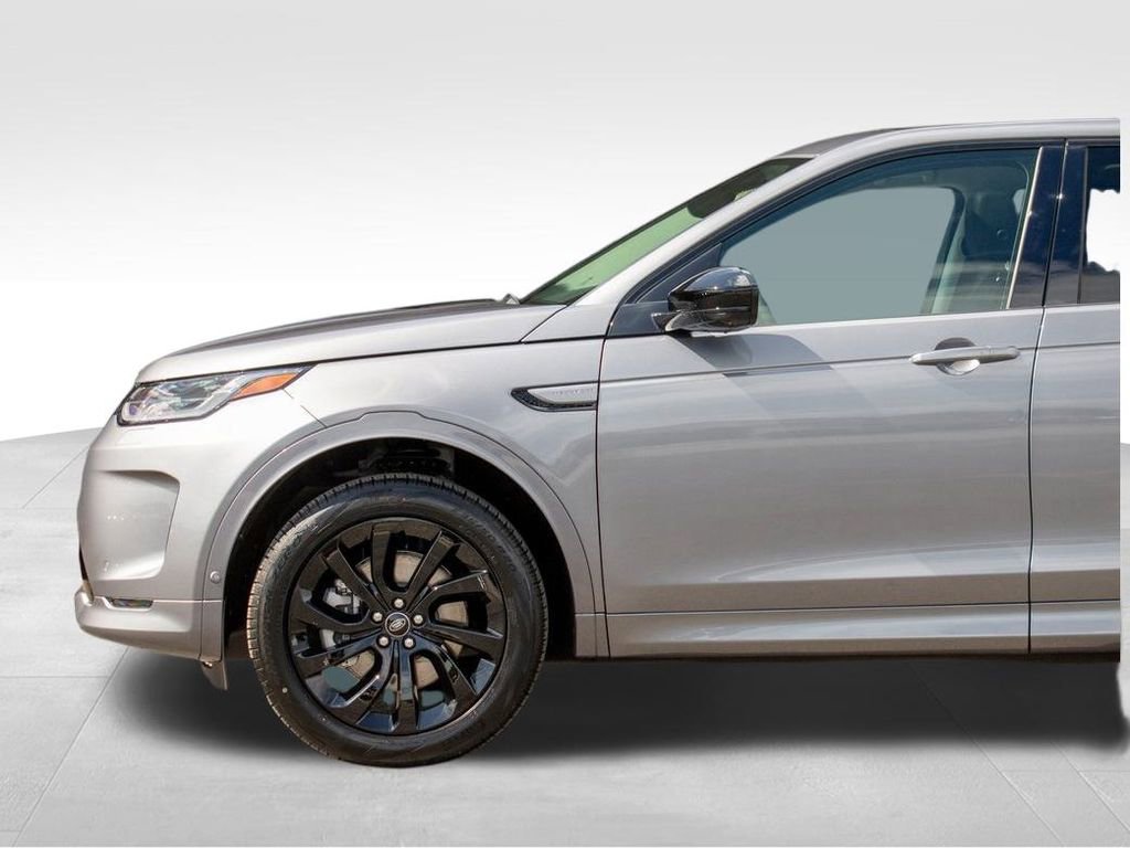 New 2024 Land Rover Discovery Sport S image 7