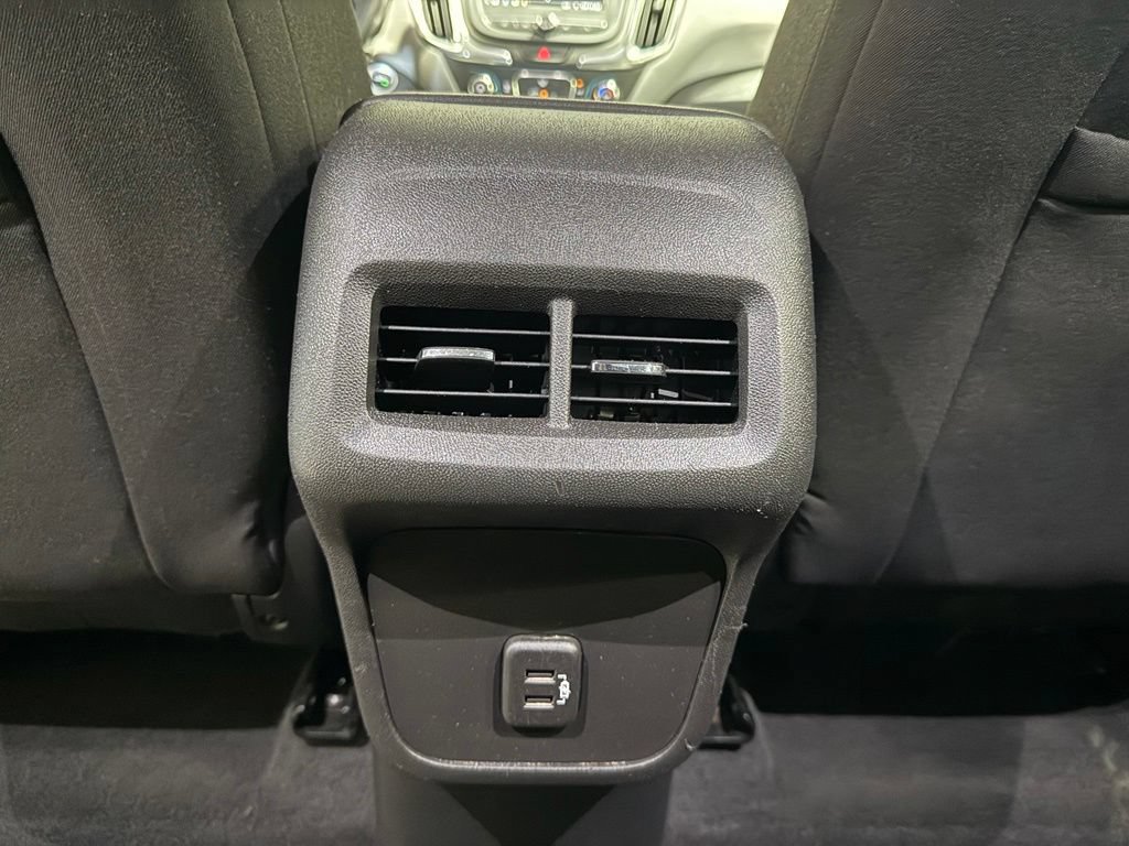 Used 2019 Chevrolet Equinox LS w/ LS Convenience Package AWD/4WD image 24