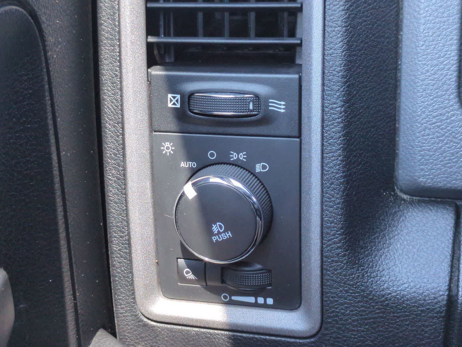 Used 2016 RAM 1500 Express AWD/4WD image 26