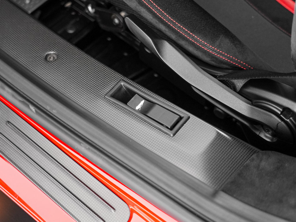 Used 2019 Ferrari 488 Pista Coupe RWD image 16