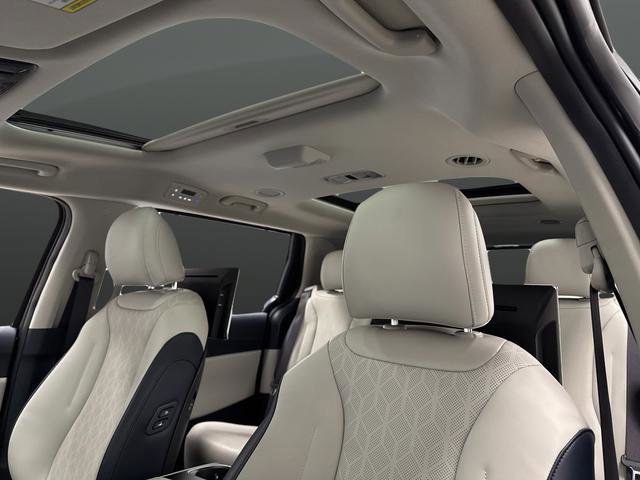 Used 2025 Kia Carnival SX image 7