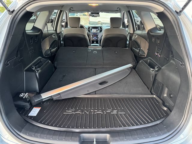 Used 2017 Hyundai Santa Fe SE AWD/4WD image 19