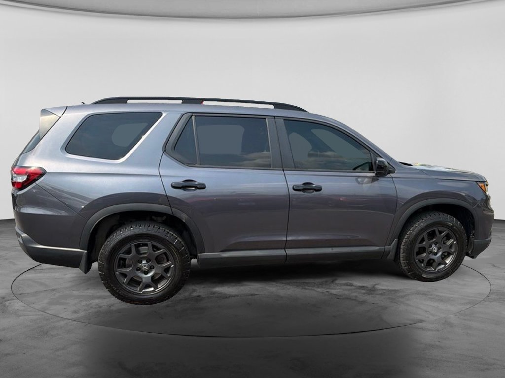 Used 2023 Honda Pilot TrailSport image 11