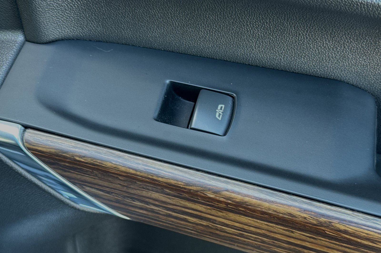 Used 2022 Chevrolet Silverado 1500 High Country w/ Z71 Off-Road Package image 21