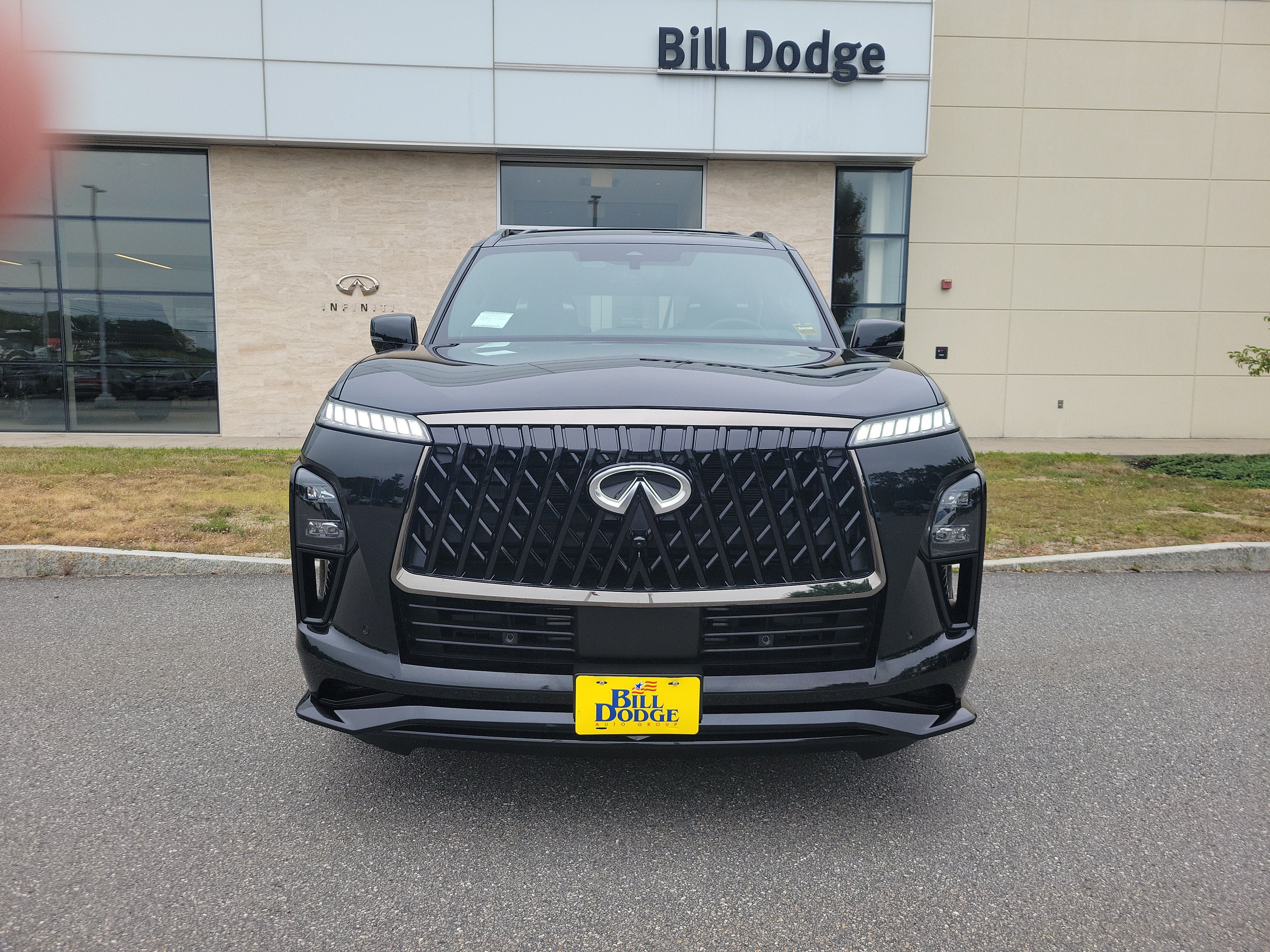 Used 2026 INFINITI QX80 4WD image 10