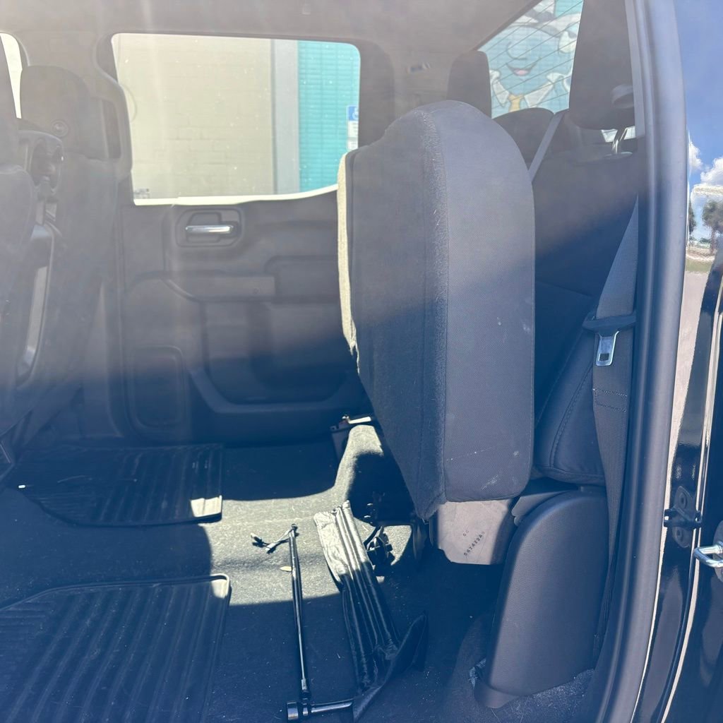 Used 2020 Chevrolet Silverado 1500 Custom w/ Custom Value Package image 11