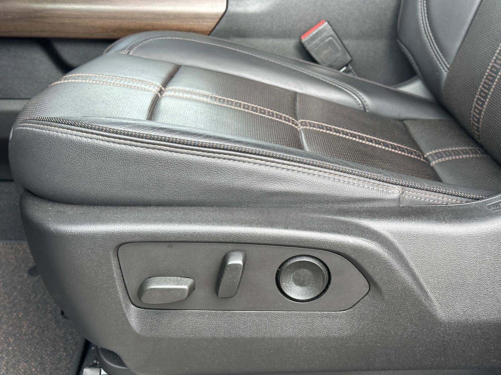 Certified 2024 Chevrolet Silverado 2500 High Country w/ LPO, Dark Essentials Package image 23