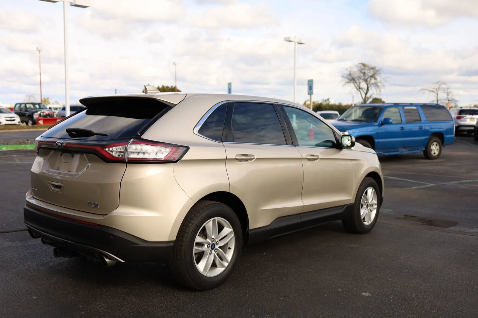 Used 2017 Ford Edge SEL w/ Equipment Group 201A AWD/4WD image 5