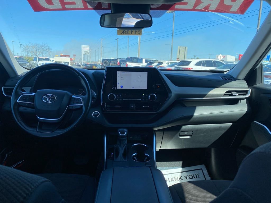 Used 2024 Toyota Highlander LE image 26