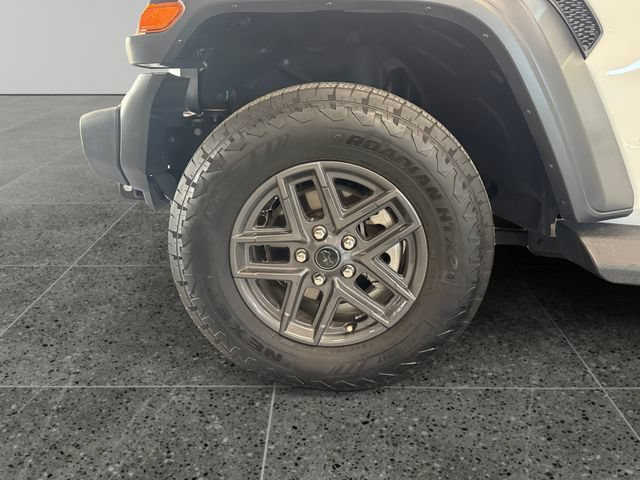 Used 2024 Jeep Wrangler Sport AWD/4WD image 24
