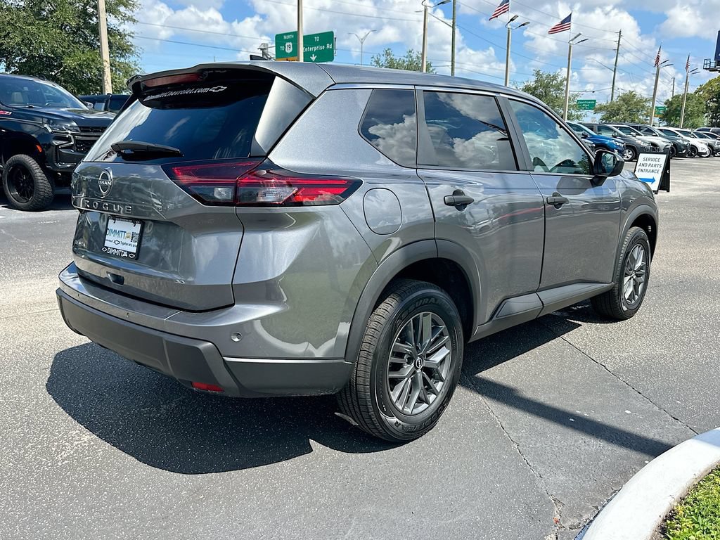 Used 2024 Nissan Rogue S FWD image 5