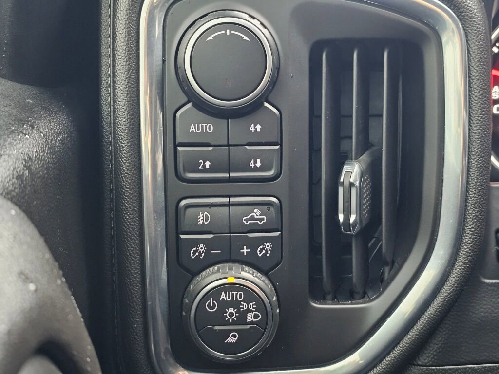 Used 2019 Chevrolet Silverado 1500 High Country AWD/4WD image 32