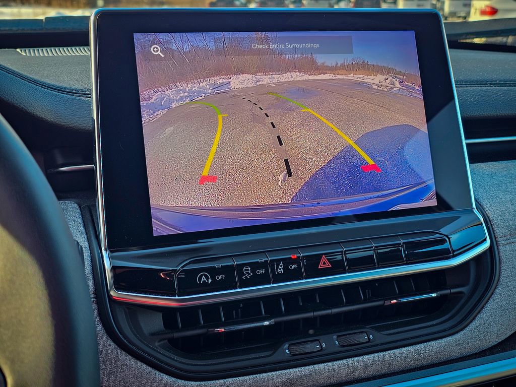 Used 2024 Jeep Compass Latitude image 23