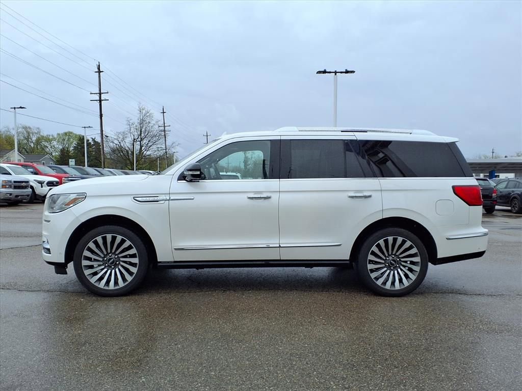 Used 2019 Lincoln Navigator Reserve AWD/4WD image 8
