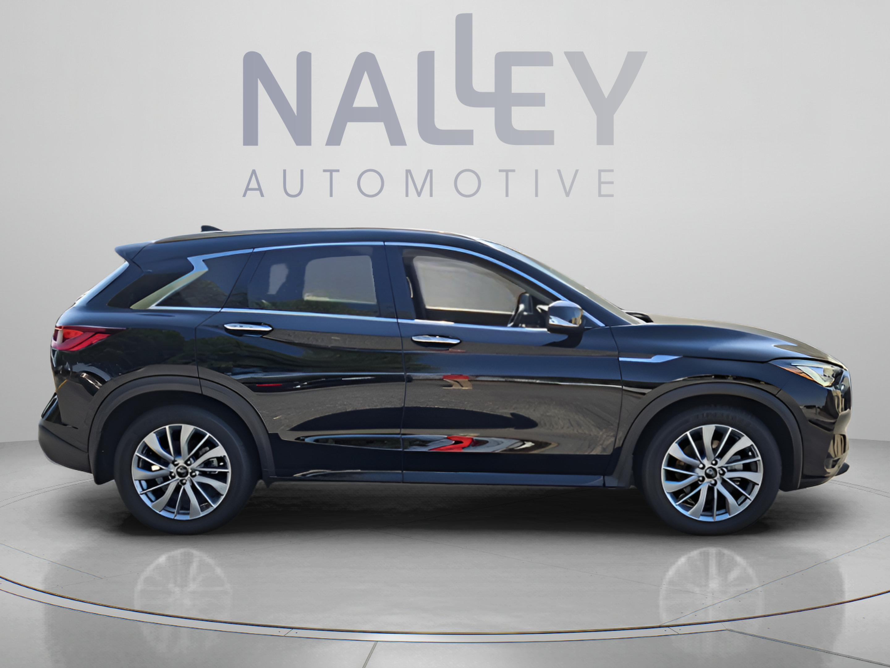 Used 2023 INFINITI QX50 Luxe FWD image 6