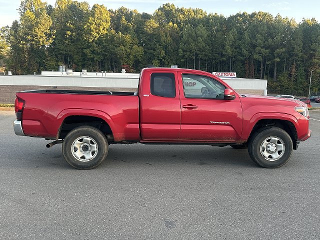 Used 2023 Toyota Tacoma SR5 RWD image 9