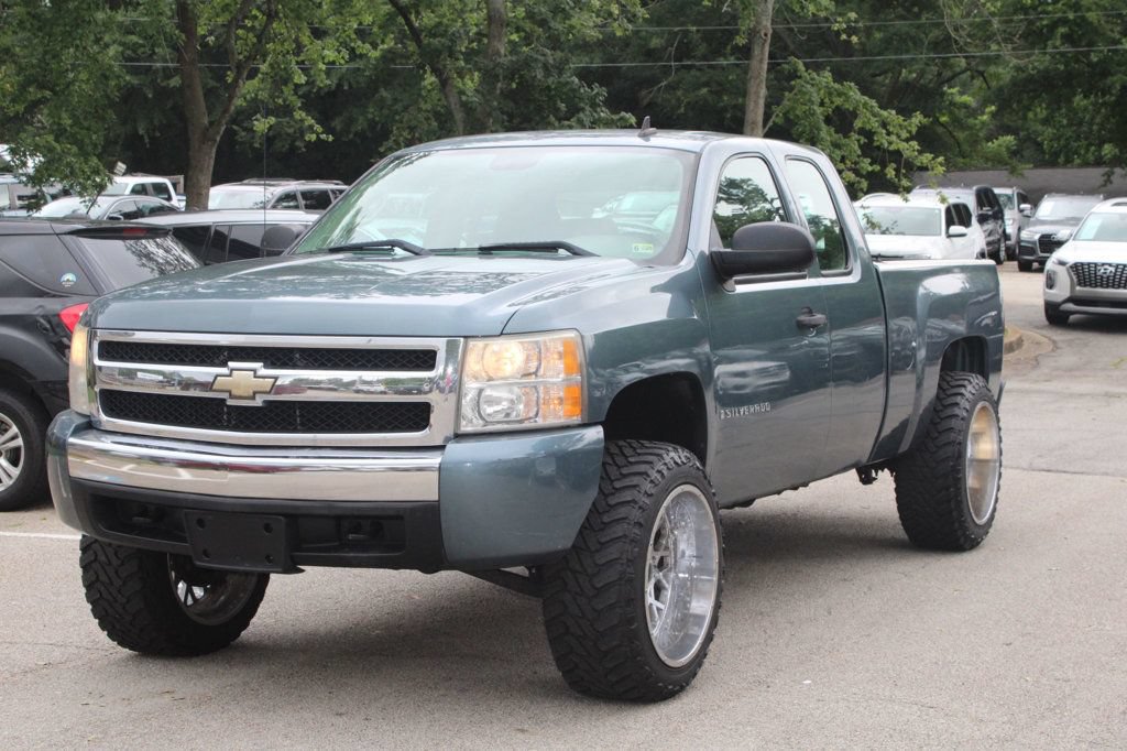 Used 2008 Chevrolet Silverado 1500 W/T w/ LS Package RWD image 3