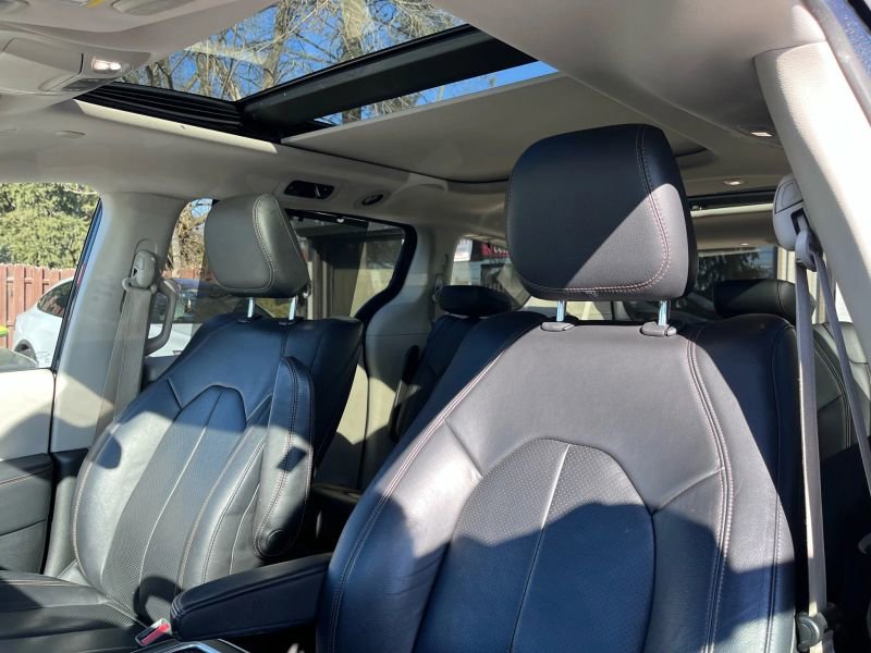 Used 2018 Chrysler Pacifica Touring-L Plus w/ Advanced Safetytec Group image 10