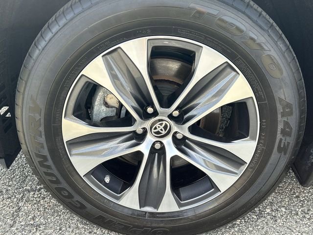 Used 2024 Toyota Highlander XLE image 10