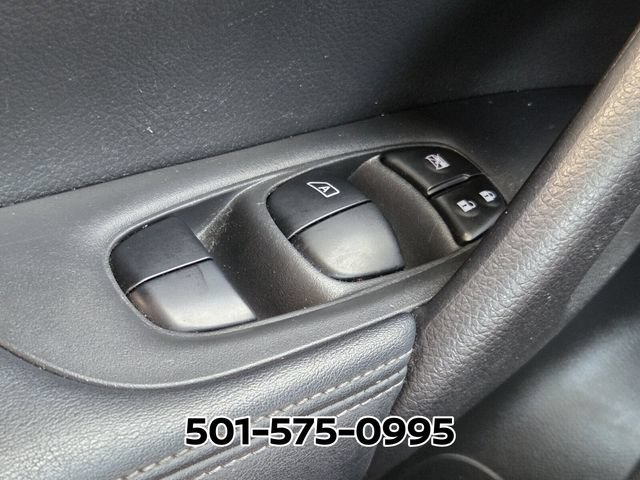 Used 2020 Nissan Rogue SV FWD image 31