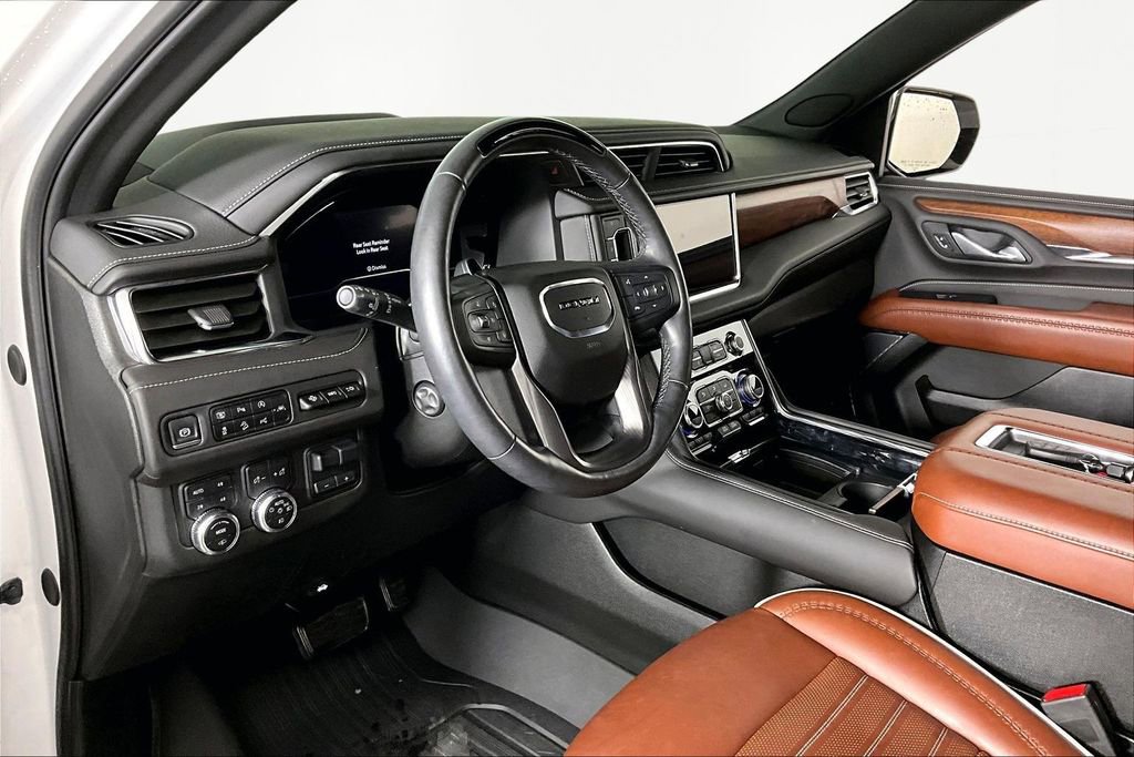 Used 2024 GMC Yukon XL Denali Ultimate image 17