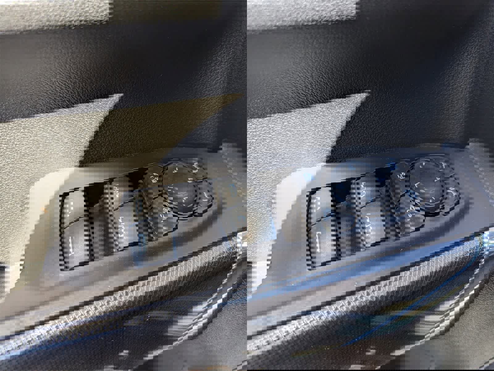 Used 2021 GMC Sierra 1500 AT4 w/ AT4 Premium Package image 25