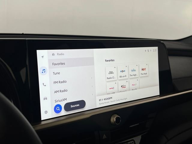 Used 2025 Toyota Crown Signia image 19