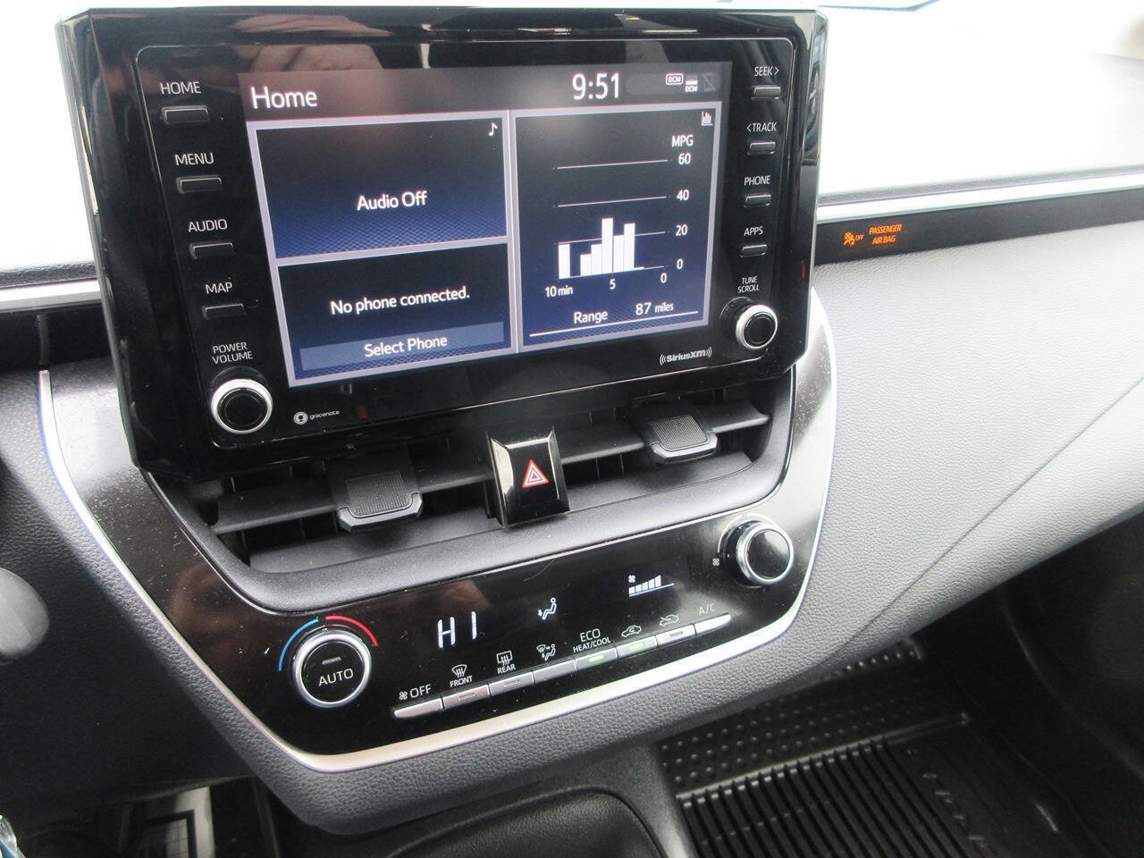 Used 2022 Toyota Corolla LE FWD image 22