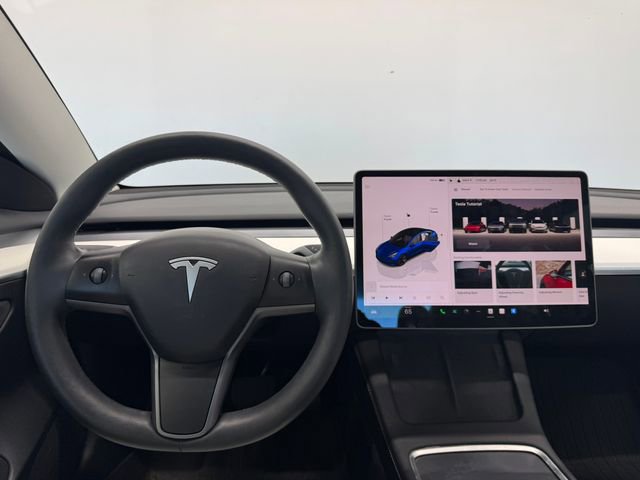 Used 2023 Tesla Model 3 Standard Range image 2