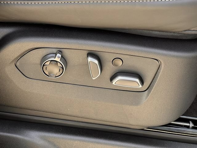 New 2026 Cadillac Escalade Platinum Sport w/ LPO, ONYX Package AWD/4WD image 23