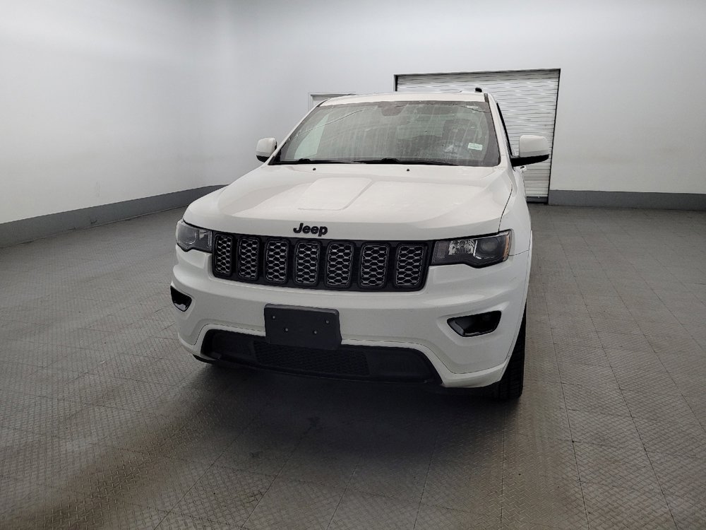 Used 2020 Jeep Grand Cherokee Altitude image 15