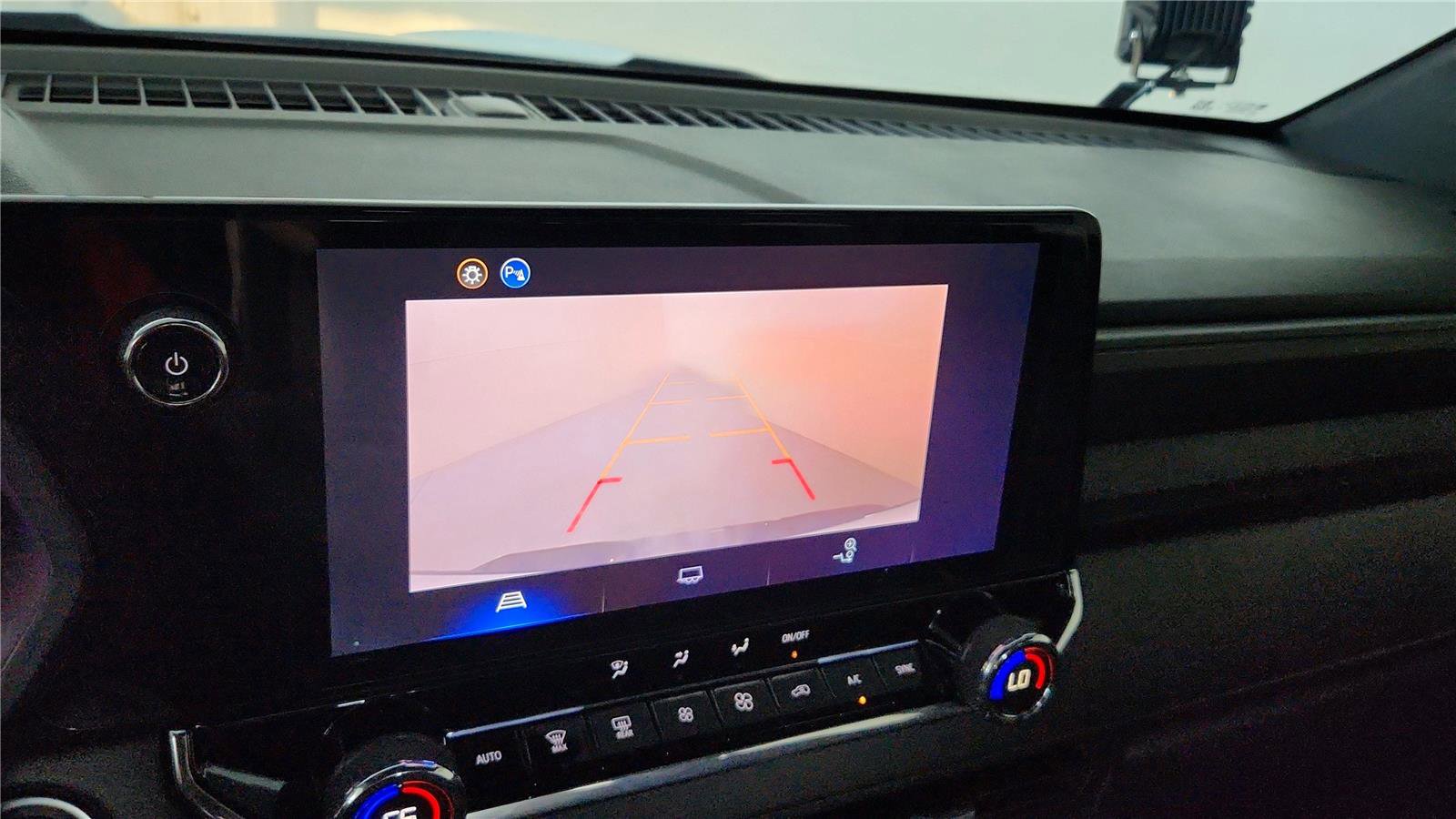 Used 2025 Chevrolet Colorado Trail Boss AWD/4WD image 28